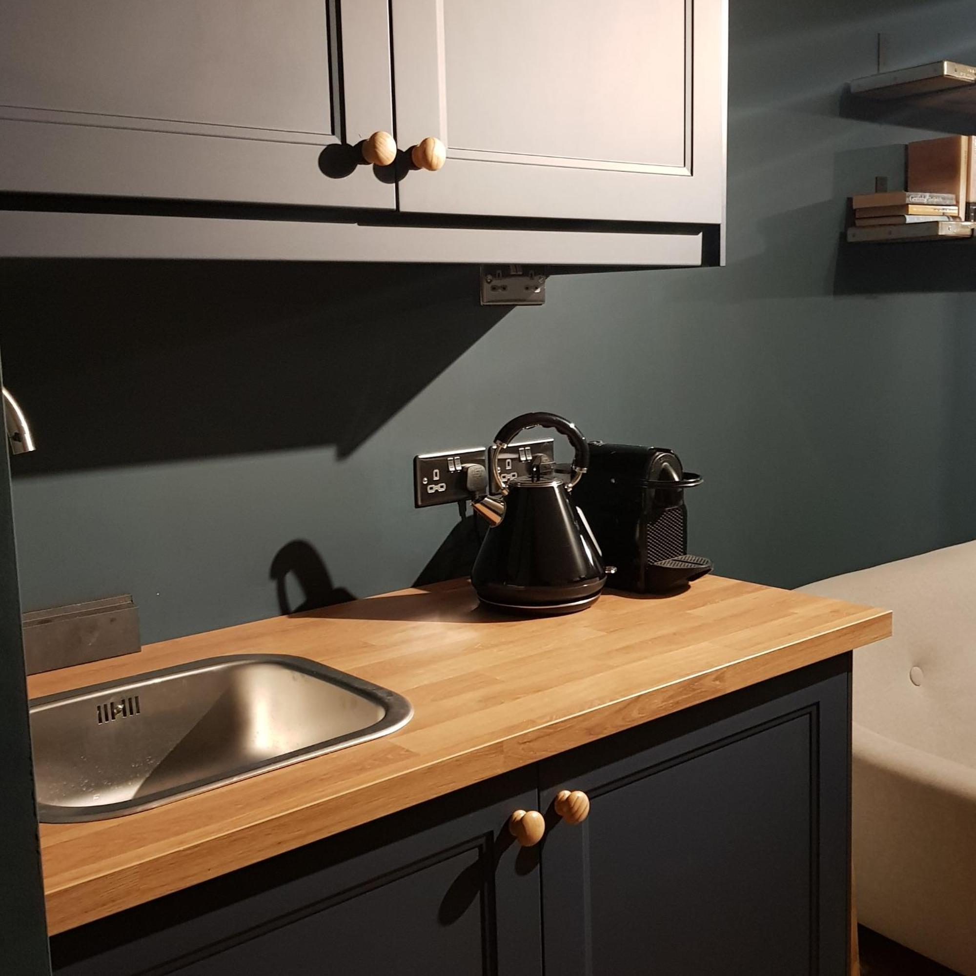 Modern 1-Bed Apartment, Plus Parking, Near Oxford And The Jr المظهر الخارجي الصورة