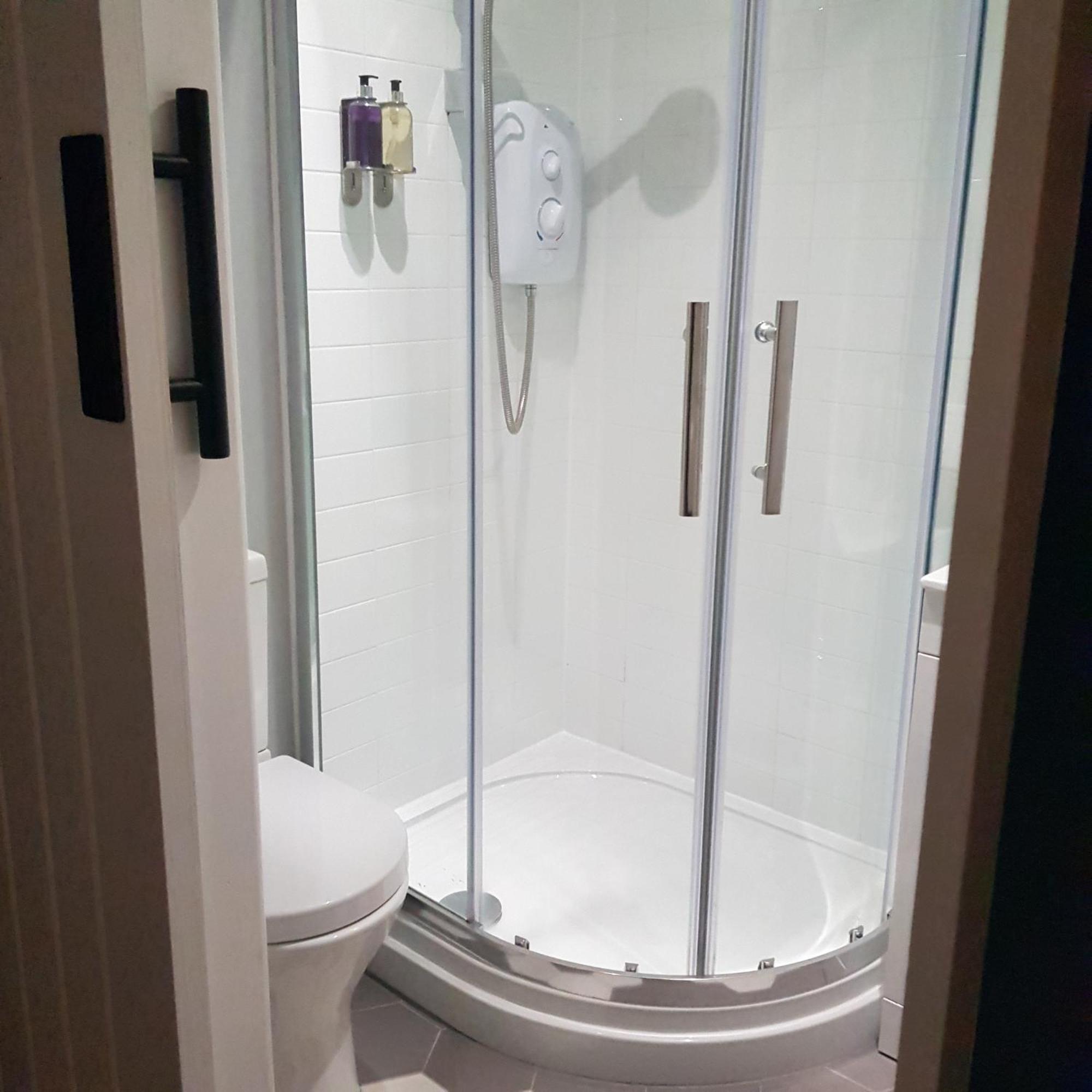 Modern 1-Bed Apartment, Plus Parking, Near Oxford And The Jr المظهر الخارجي الصورة